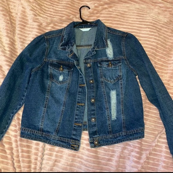 Jean jacket - Picture 1 of 3